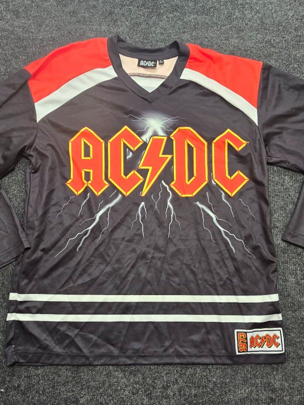 AC/DC Hockey Jersey Men’s Small Black Red Lightning Graphic Rock Band Shirt AC/D